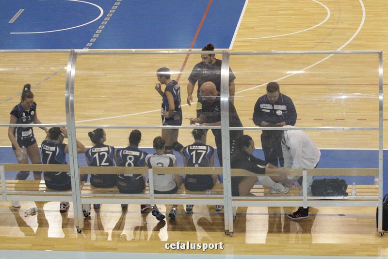 111030 volley 227_tn.jpg